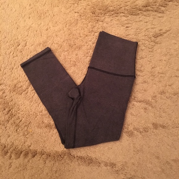 lululemon athletica Pants - EUC Lululemon Wunder Under Cotton Crops, hi-rise
